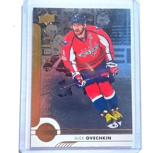 Alexander Ovechkin Shining Stars 2017-2018 Insert Hockey Card #SSL-1